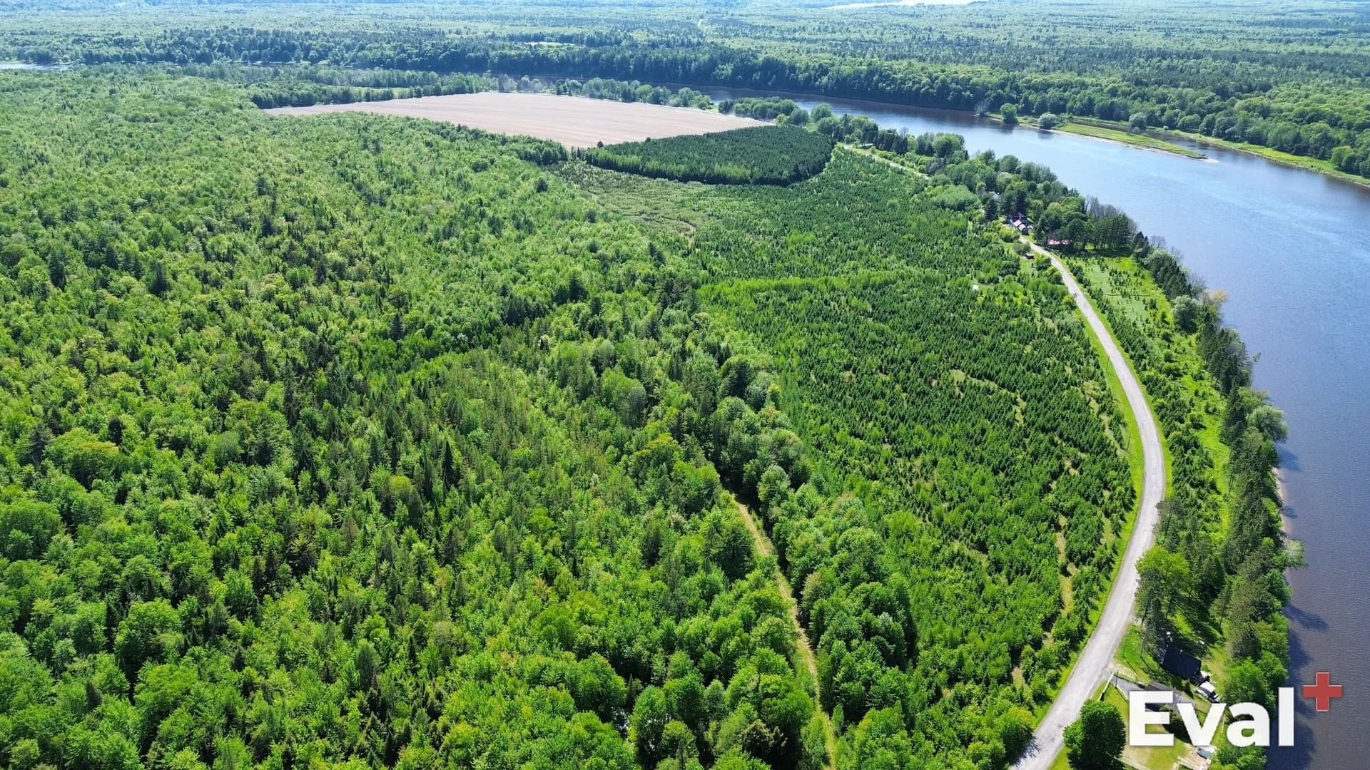 Photographie aérienne par drone d'un quartier de Drummondville, Centre-du-Québec