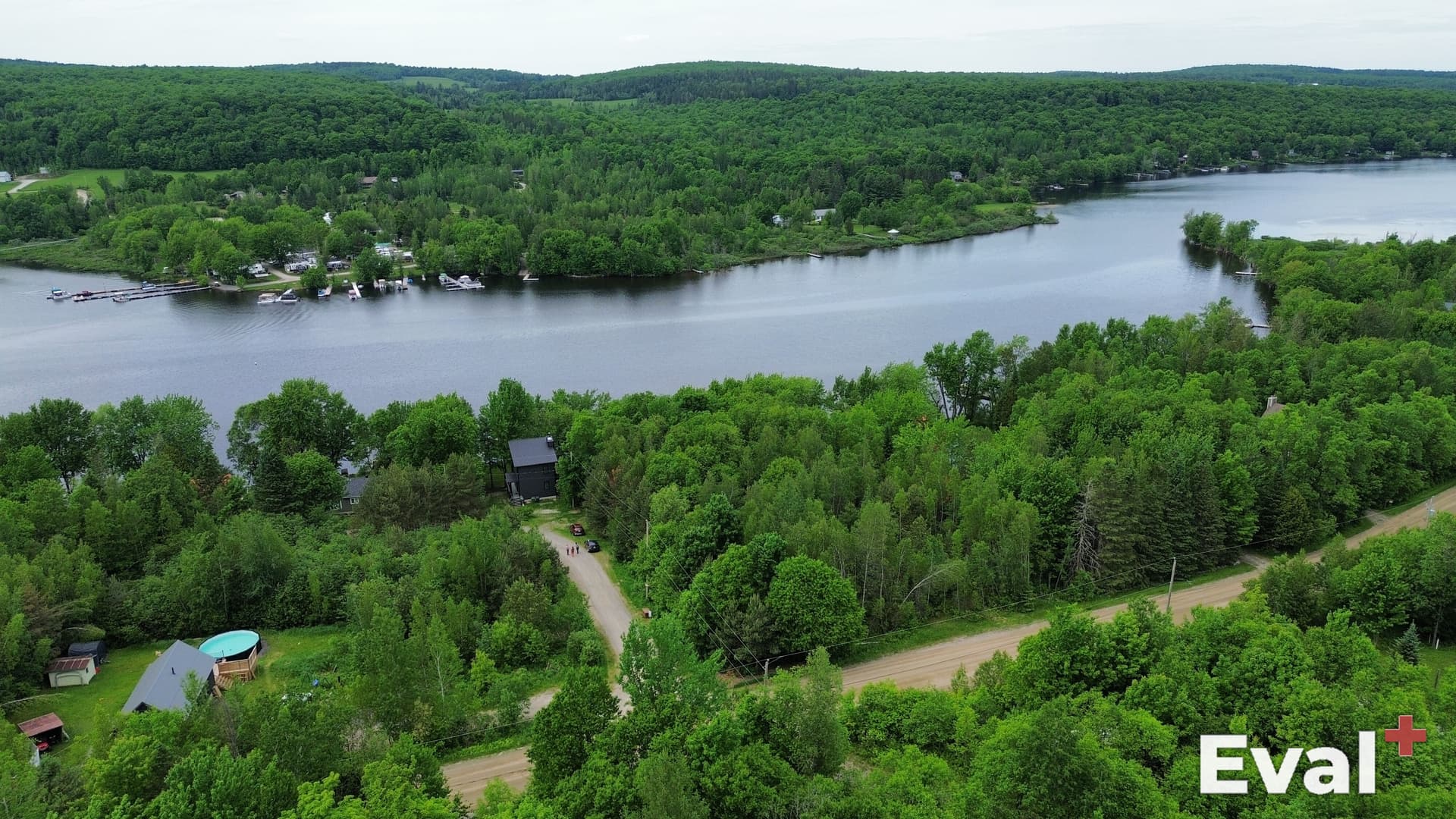 Photographie aérienne d'un secteur de Inverness en Centre-du-Québec — Éval+, évaluateurs agréés OEAQ