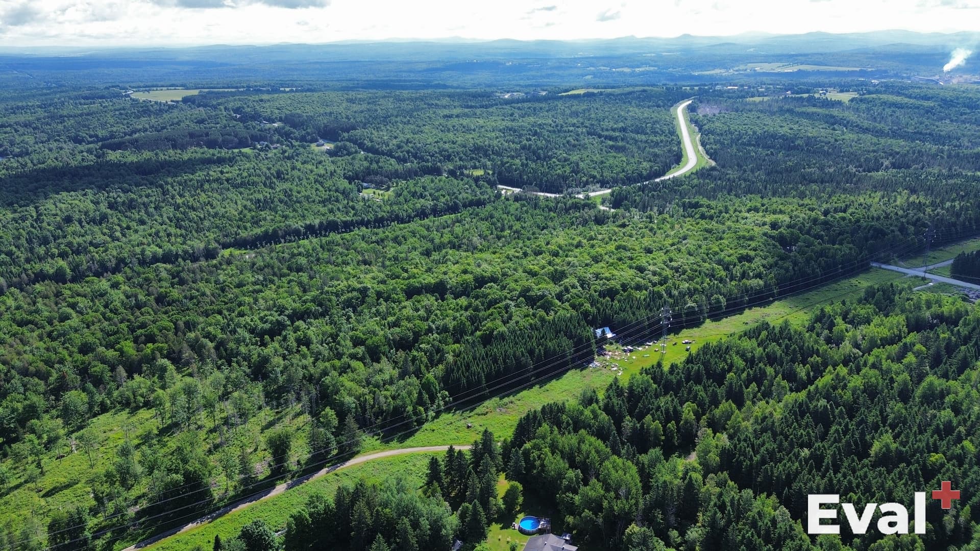 Vue aérienne par drone à Nantes, Estrie — évaluation immobilière Éval+