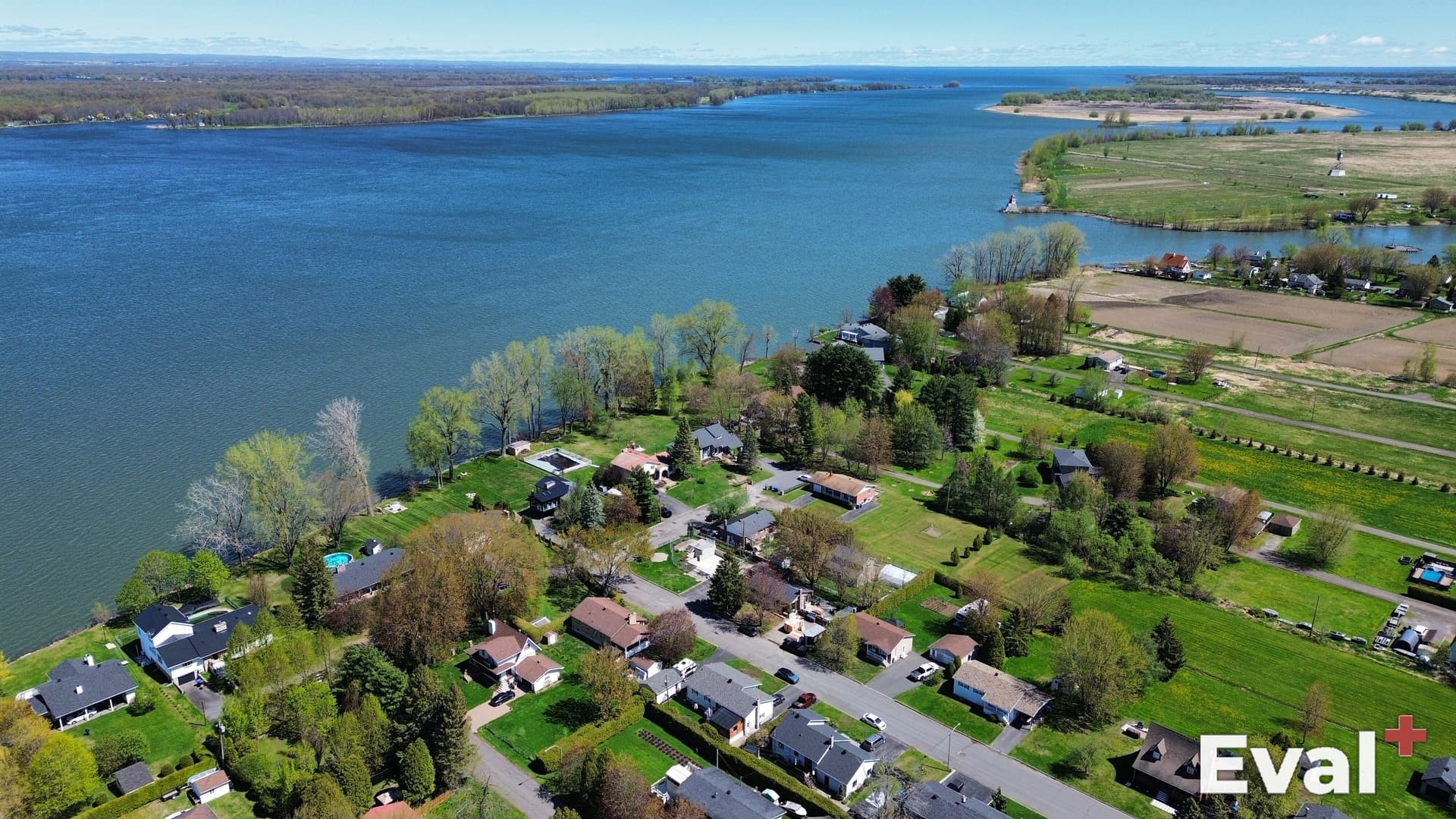 Photographie aérienne d'un secteur de Sainte-Anne-de-Sorel en Montérégie — Éval+, évaluateurs agréés OEAQ