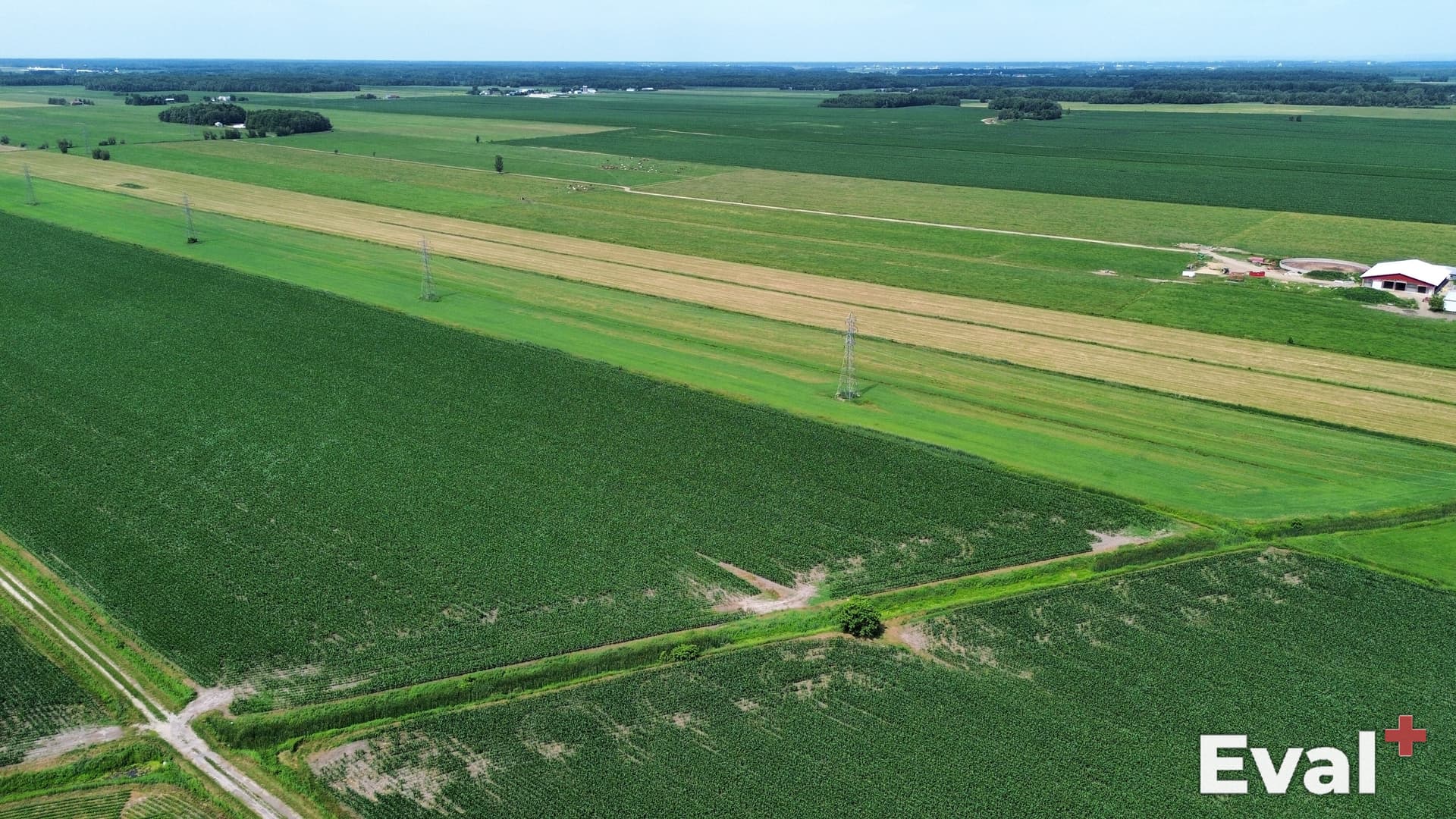Paysage de Sainte-Perpétue (Centre-du-Québec) vu du ciel par drone — Éval+ évaluation immobilière