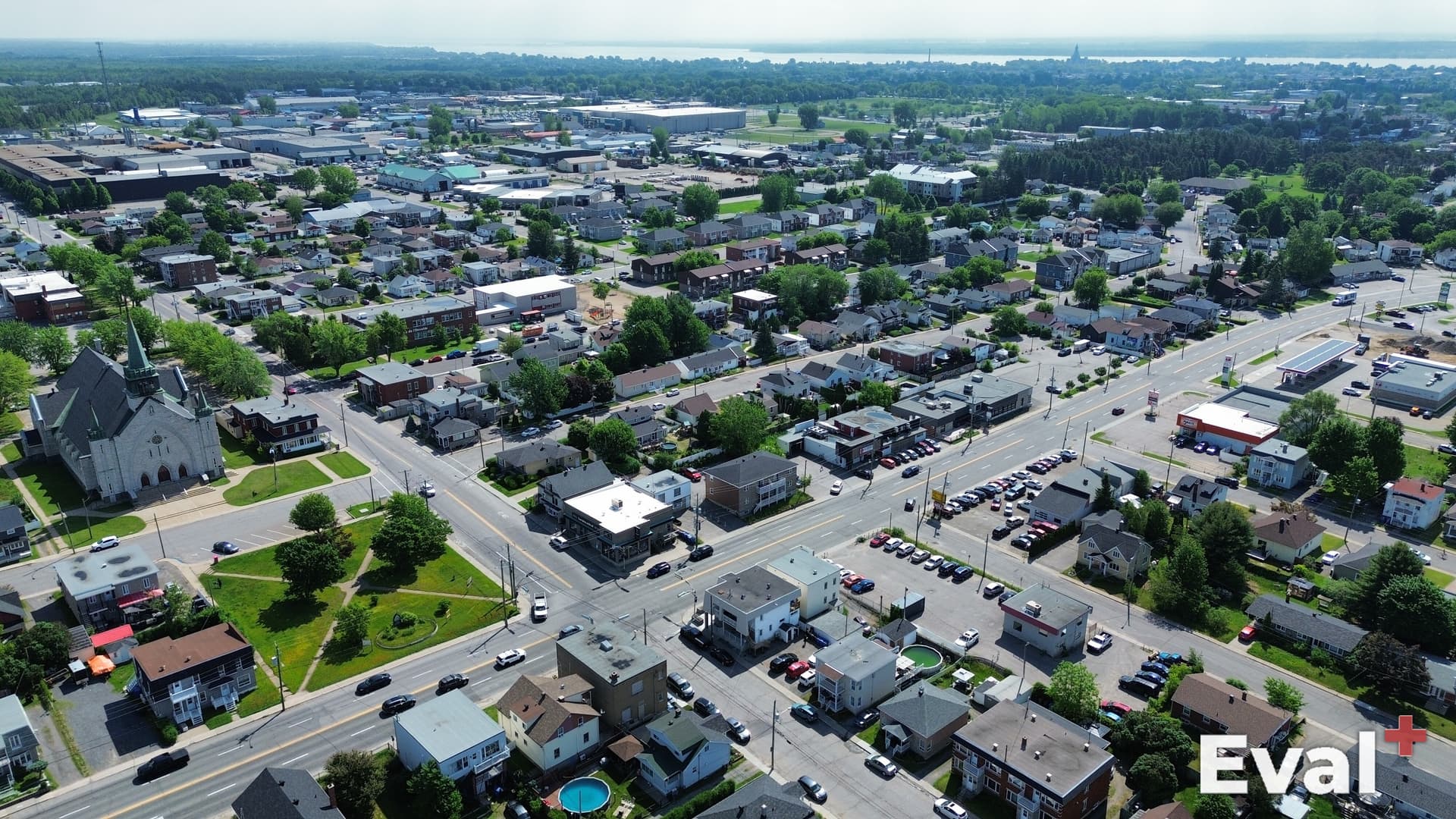 Vue aérienne par drone à Trois-Rivières, Mauricie — évaluation immobilière Éval+
