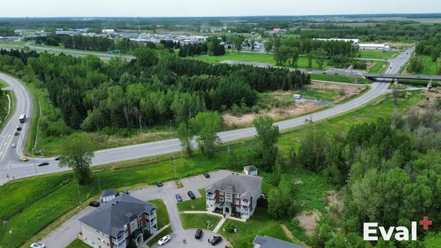 Vue aérienne par drone à Bécancour, Centre-du-Québec — évaluation immobilière Éval+
