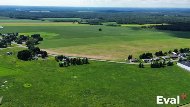 Princeville (Centre-du-Québec) seen from the sky by drone — Éval+ property appraisal