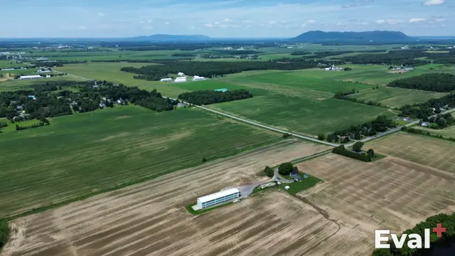 Aerial photograph of a Saint-Alphonse-de-Granby area in Estrie — Éval+ chartered appraisers (OEAQ)