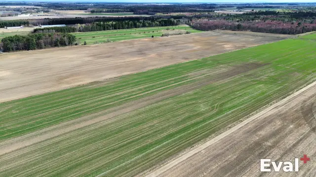 Aerial photograph of a Saint-François-du-Lac area in Centre-du-Québec — Éval+ chartered appraisers (OEAQ)