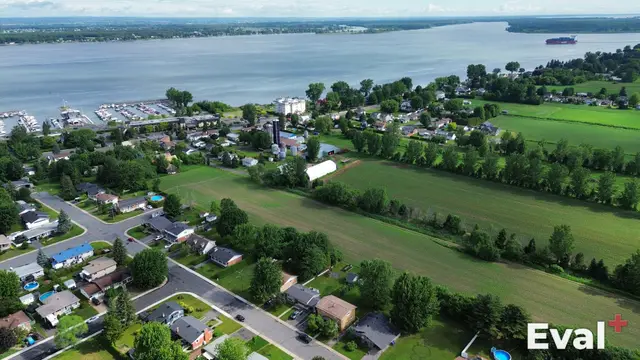 Sorel-Tracy (Montérégie) seen from the sky by drone — Éval+ property appraisal