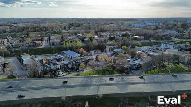 Trois-Rivières (Mauricie) seen from the sky by drone — Éval+ property appraisal