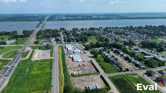 Trois-Rivières (Mauricie) seen from the sky by drone — Éval+ property appraisal