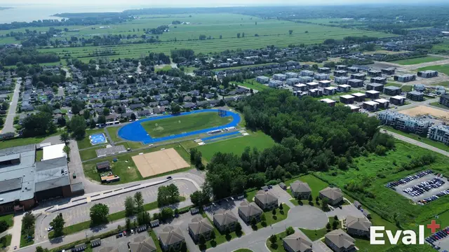 Trois-Rivières (Mauricie) seen from the sky by drone — Éval+ property appraisal